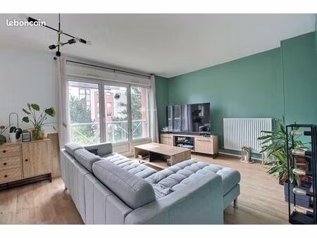 appartement avec deux chambres un parking et une cave à malzeville/ guy hoquet saint max