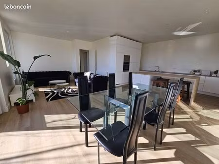à louer  caudéran: t4 meublé  lumineux avec terrasse & jardin