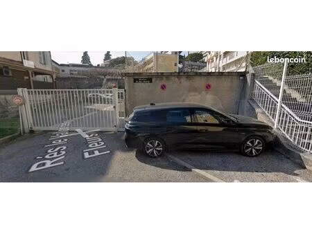 loue place de parking privée - nice (06100) - avenue henry dunant