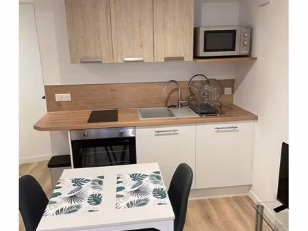location studio meublé