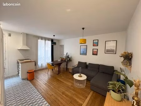 appartement meublé 40m² - paris 18e - métro stalingrad - 1 300/mois cc