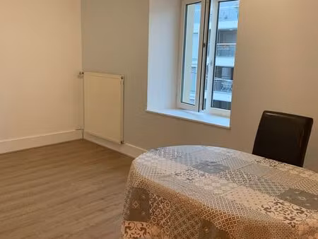 loue t2 meublé entièrement rénové – centre-ville