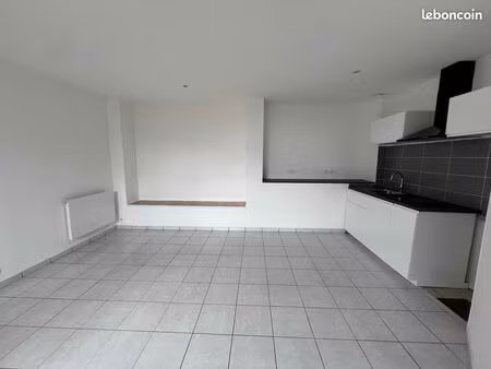 t2  lumineux  plain-pied 30 m² rénové avec parking  loggia et accès jardin - secteur le fa