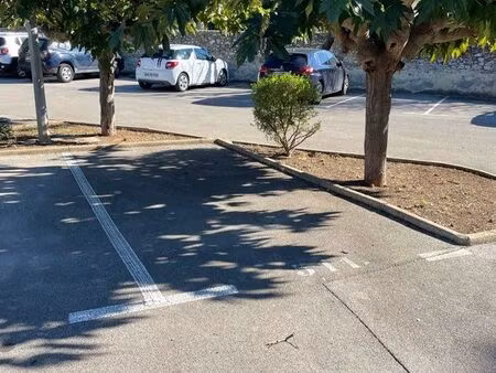 place de parking dans résidence sécurisée