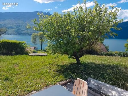 studio meublé  vue panoramique sur le lac
