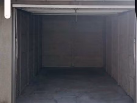 garage / box