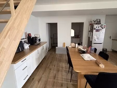 maison rénovée 85 m² – 3 chambres – jardin privatif 250 m² – fibre – disponible immédiatem