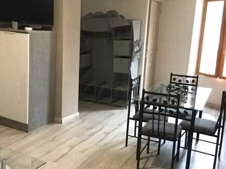 studio meublé wifi libre le 22 juillet