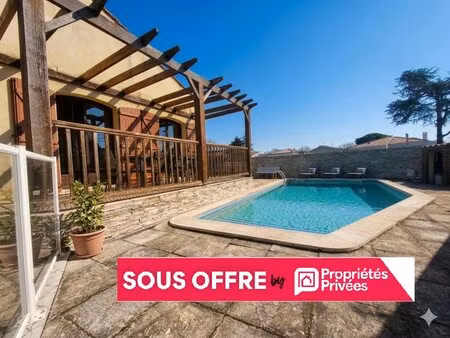 maison familiale à lattes avec studio indépendant et piscine