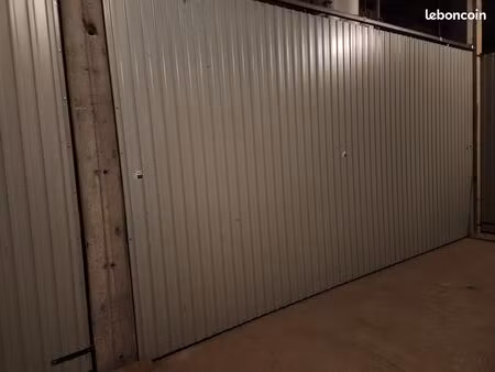 box fermé 50m2 alarme&electricité  accès 3m50