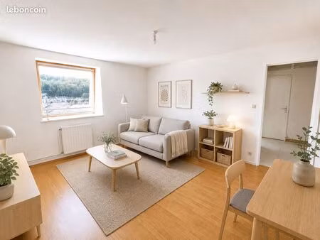 appartement f2 lumineux avec garage  proche de la gare et de l'iut