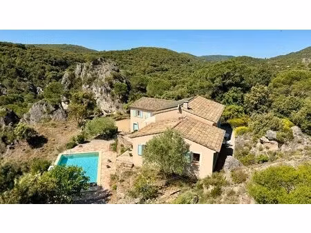 mourèze  villa 6 pièces  piscine  garage
