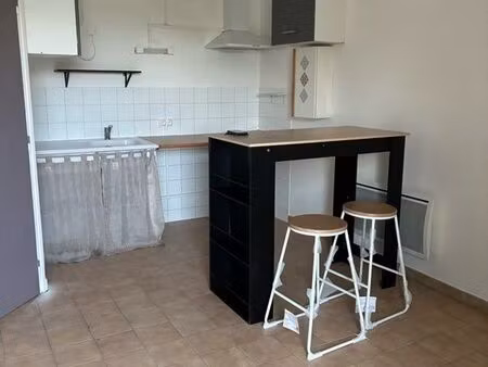 studio 23m rdcavec petit extérieur