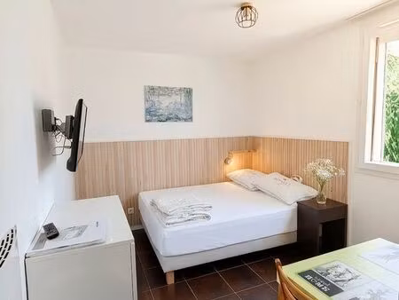 studio meublé 20m2 tout compris (eau+élec) + parking sous-sol