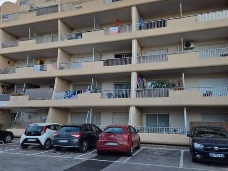 studio meublé hyeres port - a l année