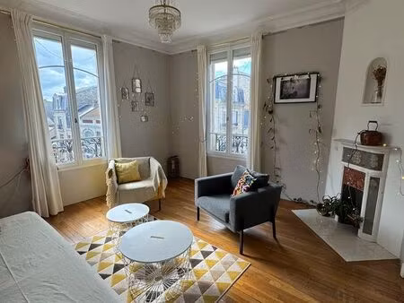 hyper-centre reims - appartement lumineux 84m² - charme ancien