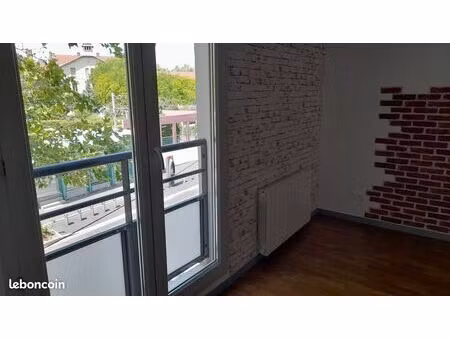 location studio meublé 24 m2