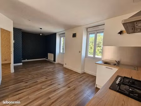 appartement t2 bis sur cour sud privative basse indre