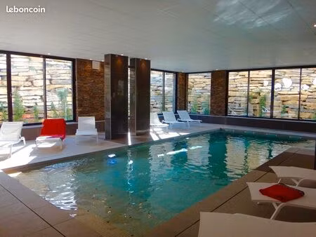 t2 d’exception avec grande terrasse et piscine – résidence de standing