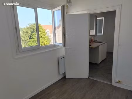 deux pièces 22 50 m2  dammartin-en-goële