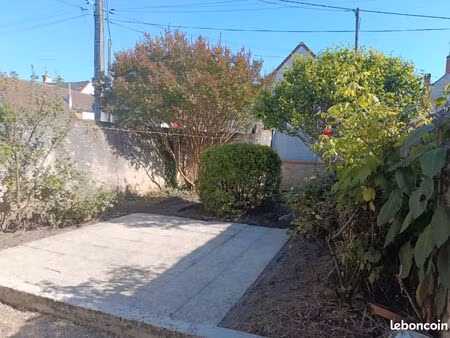 maison de charme 2 ch à 200m du bourg – chabris (650 cc)
