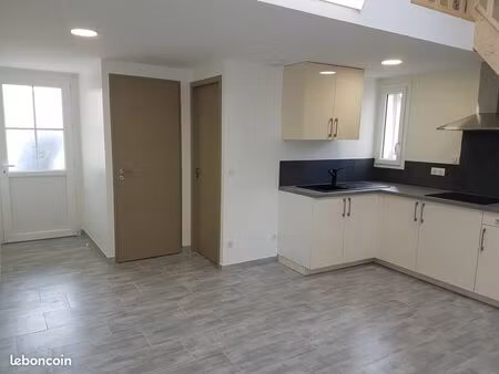 location maison / appartement jonzac état neuf 50 m² standing terrasse sans jardin