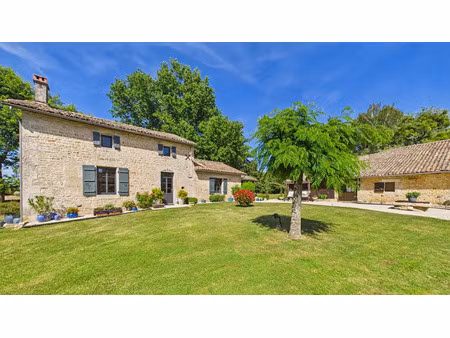vente maison 5 pièces 172 m² à saint-vincent-la-châtre (79500)  224 950 €