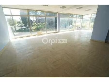 location local d'activités 463 m²