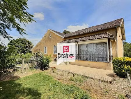 maison t5/6 d'env. 200 m2 avec étang  verger et nombreuses annexes sur sanilhac (24660)