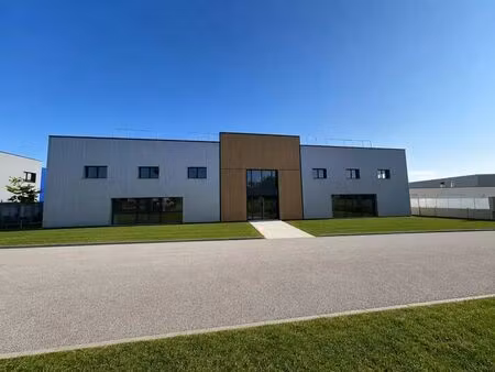 location local d’activités coueron 44220 2600m²