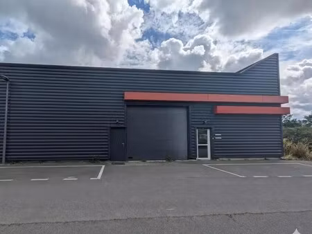 location local d’activités vannes 56000 180m²