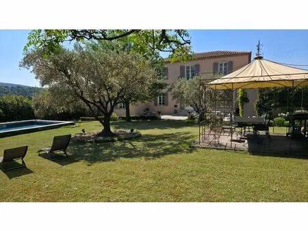exclusivite. 84340  malaucene  a 5 mn à pied du centre-village  bastide de 8 pieces de 203