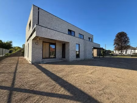 huis te huur in lanaken met 3 slaapkamers
