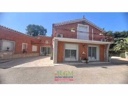 maison d'exception avec piscine et prestations haut de gamme!