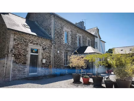 vente maison 8 pièces 216 m² à gouarec (22570)  273 000 €