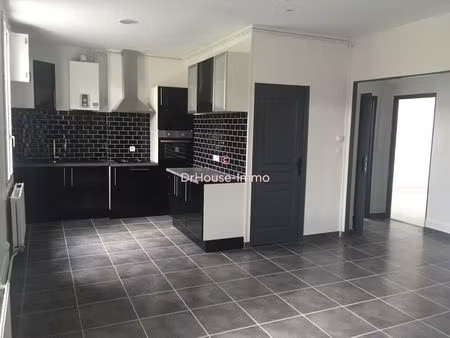 immeuble de rapport 4 appartements une cours et 3 garages et caves à saint-etienne