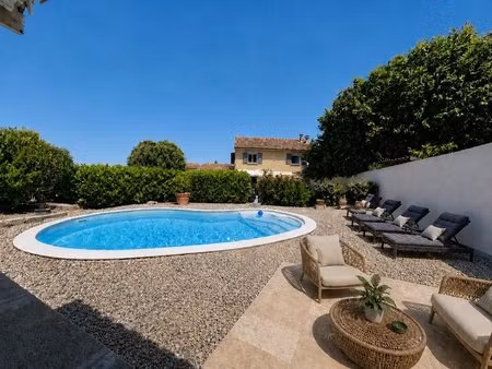 st rémy de provence - mas à fort potentiel - 200 m² avec dépendances  piscine  poolhouse .
