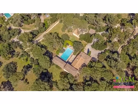 villa d’exception – 7 pièces – 250 m² habitables – 4 suites parentales – 2 studios...
