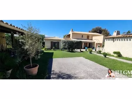 villa familiale 210 m² avec piscine et pool-house – entre lambesc et pont royal