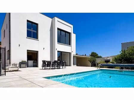 villa d'architecte classee double a / piscine  garage & carport / 2 suites et 3 chambres