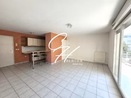 location appartement 2 pièces 46 m² à grenoble (38100)