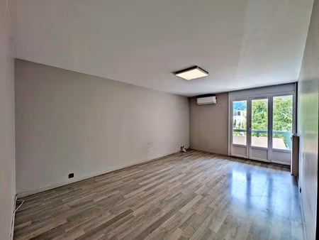 appartement t4 82 m² avec ascenseur – grand garage proche mai