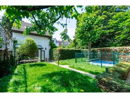 gemeubeld duplex huis met tuin & privézwembad in elsene