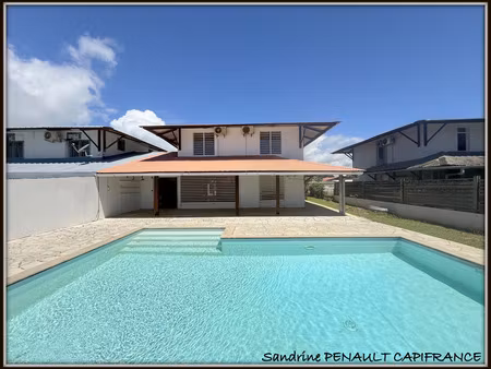 a vendre a kourou (97310) une charmante villa t6 de 120 m² - terrain de 466 m² - au prix d