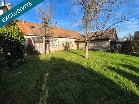 charmante maison de village à rénover  offrant un potentiel exceptionnel pour créer votre 