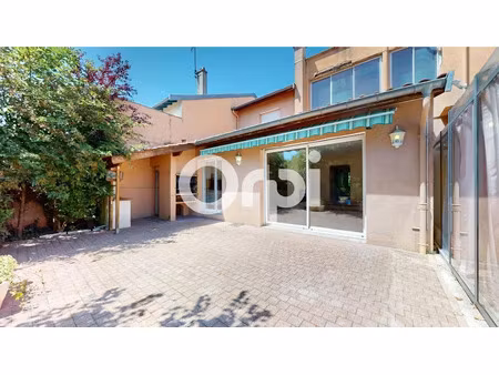 vente maison 5 pièces 148 m² à bron (69500)  370 000 €