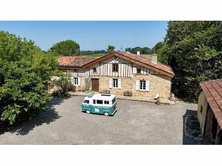 vente ferme 9 pièces 252 m² à le houga (32460)  399 000 €