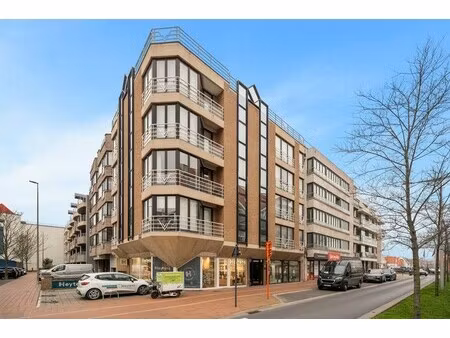 appartement te koop in knokke met 2 slaapkamers