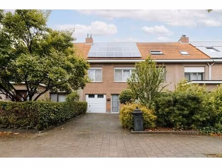 huis te koop in merksem met 4 slaapkamers