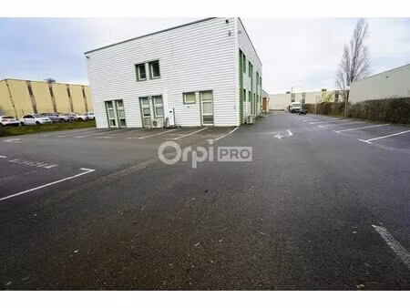 location bureaux 400 m² à 828 m²